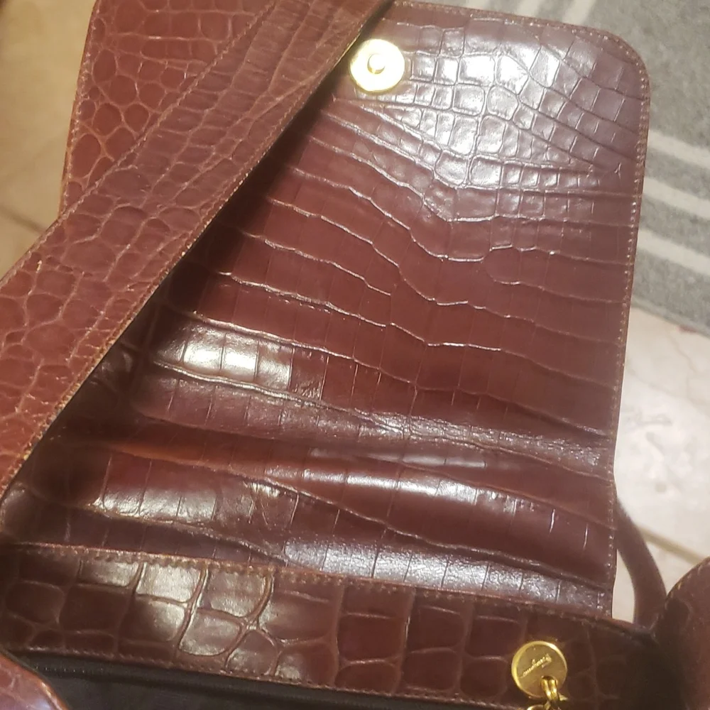 COPY - VINTAGE Salvatore Ferragamo Embossed Made In Italy Purse - Picture 11 of 16